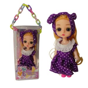 KA0589 - Muñeca plástica