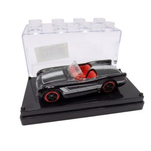 KA0616 - Auto en caja